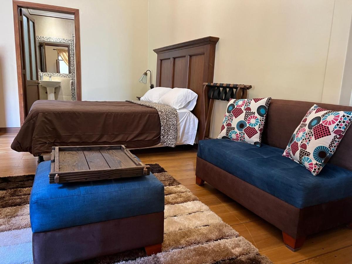 Casa Hibiscus Boutique Hotel Куенка Екстер'єр фото