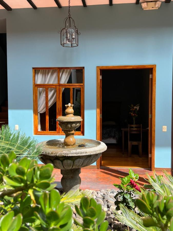 Casa Hibiscus Boutique Hotel Куенка Екстер'єр фото